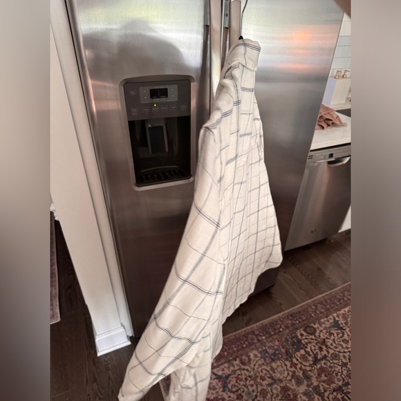 Abercrombie & Fitch long sleeve plaid oversized cotton button down shirt - Picture 4 of 10